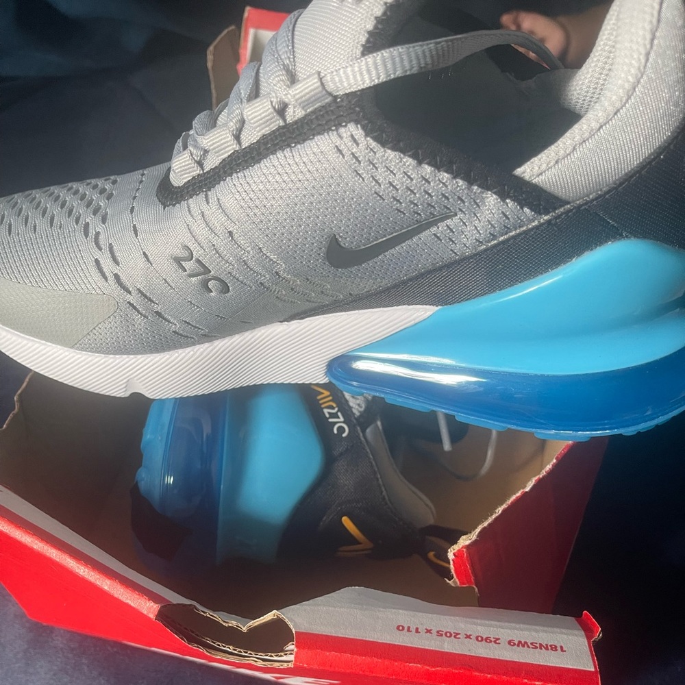 Kids Nike 270 size 7Y